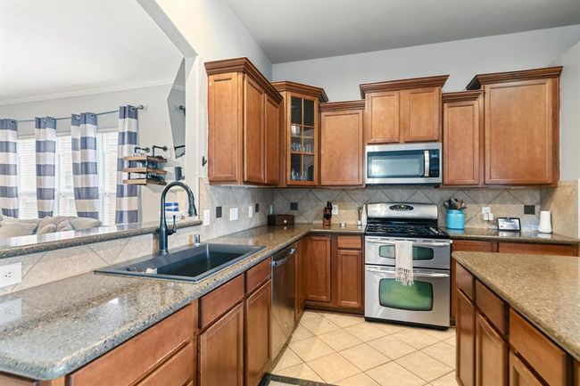 28627 Lockeridge View Dr, House other with 5 bedrooms, 3 bathrooms and 2 parking in Spring TX | Image 16