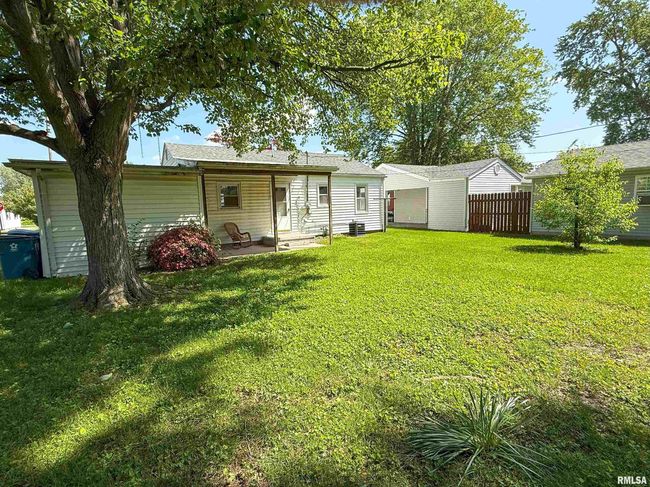 225 Hickory St, House other with 2 bedrooms, 1 bathrooms and null parking in Flora IL | Image 52