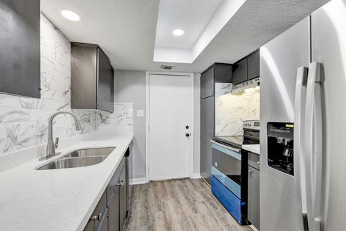 128-128 Goodson Dr, Houston, TX, 77060-4319 | Card Image