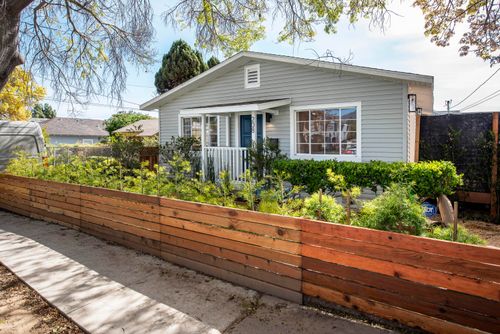 208 S Voluntario St, SANTA BARBARA, CA, 93103-3437 | Card Image