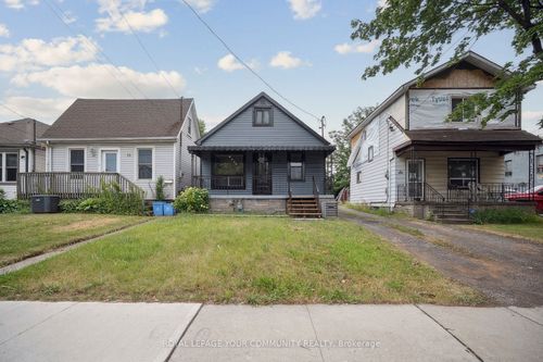 8 Merchison Ave, Hamilton, ON, L8H3C9 | Card Image