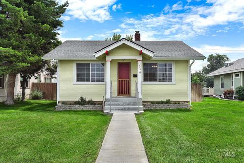 216 14th Ave S, Nampa, ID, 83651-4311 | Card Image
