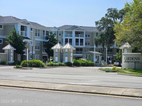 1206-8290 Gate Pkwy W, JACKSONVILLE, FL, 32216-3624 | Card Image