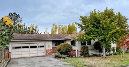 1780 Clara Ave, Fortuna, CA, 95540-3835 | Card Image