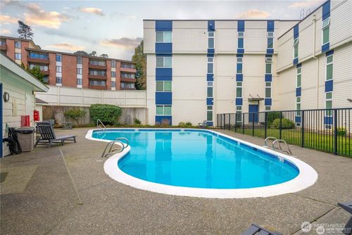 apt-201-3711 26th Pl W, Seattle, WA, 98199-2045 | Card Image