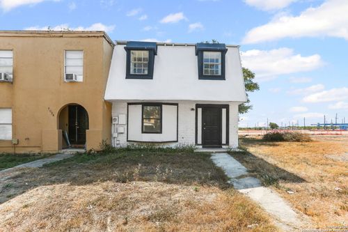 7032 Glen Mist, San Antonio, TX, 78239-3701 | Card Image