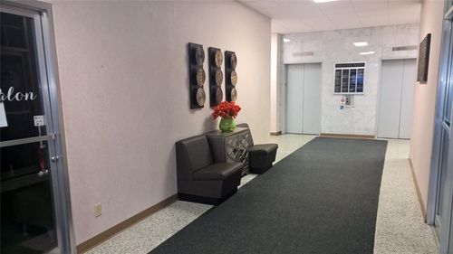 ste-105-c-4403 1st Ave Se, Cedar Rapids, IA, 52402-3221 | Card Image