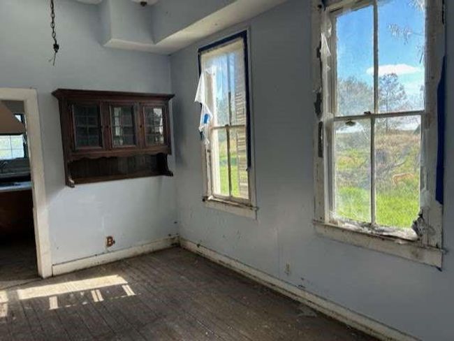 1314 6 Th St, House other with 6 bedrooms, 2 bathrooms and 2 parking in Angleton TX | Image 6