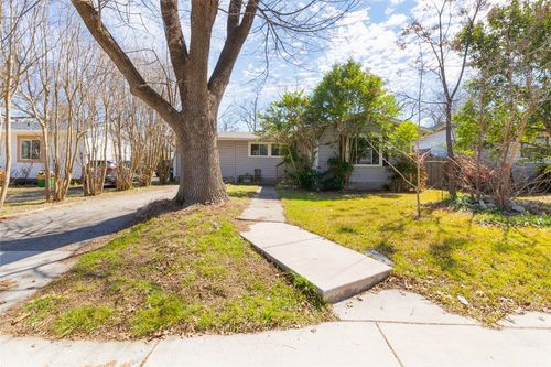 936 Cheatham St, San Marcos, TX, 78666-7016 | Card Image