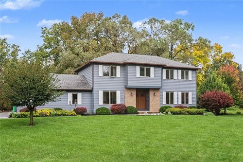 7668 Creekwood Ln, Victor, NY, 14564-9118 | Card Image