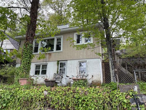 11 Rocky Trl, Greenwood Lake, NY, 10925-4240 | Card Image