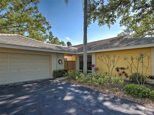 325-220 Southampton Dr, VENICE, FL, 34293-4211 | Card Image