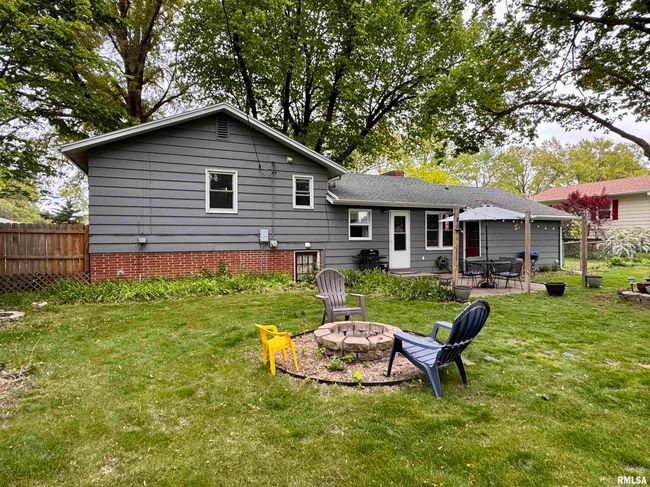 940 Memorial Dr, House other with 3 bedrooms, 2 bathrooms and null parking in Macomb IL | Image 22