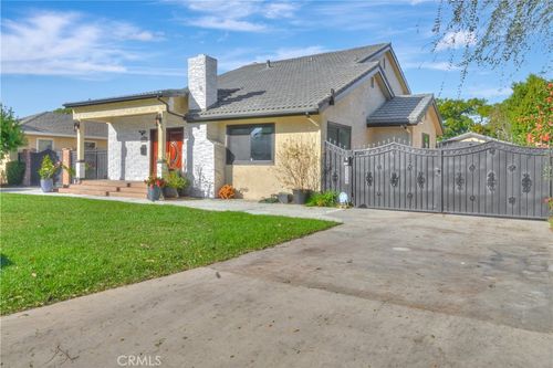 5339 E Greenmeadow Rd, Long Beach, CA, 90808-1621 | Card Image