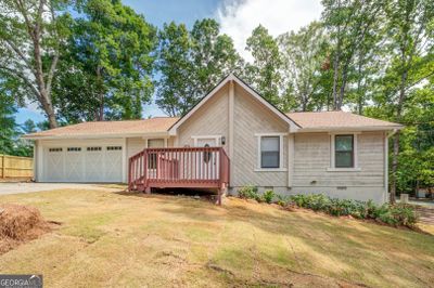 2370 Old Mill Drive Sw, House other with 3 bedrooms, 2 bathrooms and 2 parking in Conyers GA | Image 3