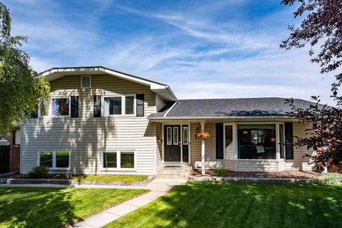 71 Lake Geneva Pl Se, Calgary, AB, T2J2S3 | Card Image