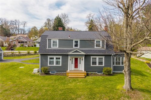 705 Walnut St, Crescent, PA, 15046-5438 | Card Image