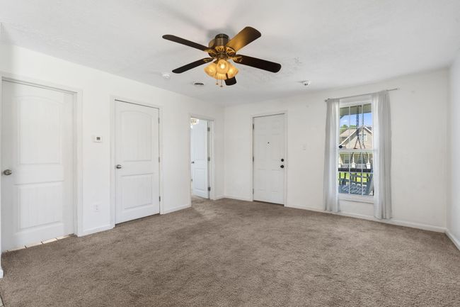 Living Room | Image 11