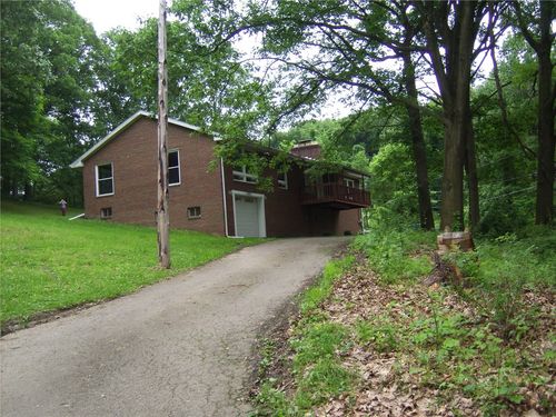 1082 N Boundary Rd, Cranberry Twp, PA, 16066-2806 | Card Image