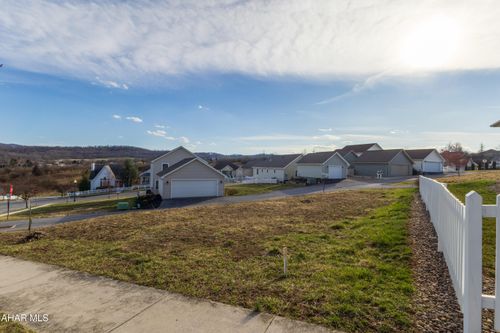 503 Golden Ln, Hollidaysburg, PA, 16648-3236 | Card Image