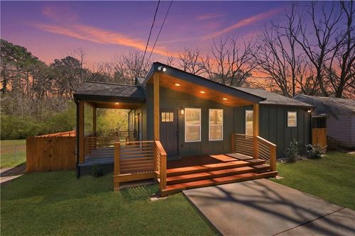 2228 Carey Dr Se, Atlanta, GA, 30315-7548 | Card Image