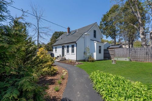 39 Topsfield Rd, Ipswich, MA, 01938-2046 | Card Image