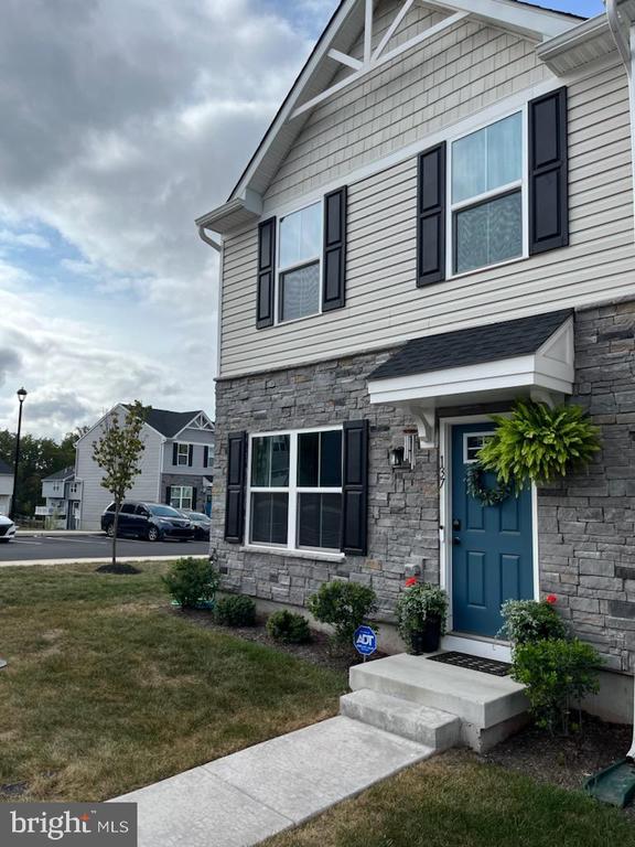 Nelson Ln, Pottstown, PA 19464