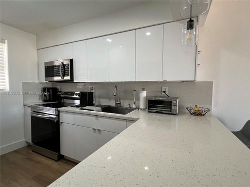 apt-406-8425 Nw 8th St, Miami, FL, 33126-3775 | Card Image