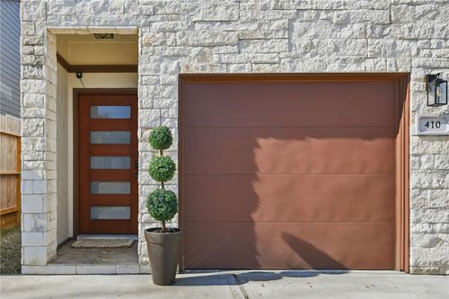 410 Peach St, Tomball, TX, 77375-4738 | Card Image