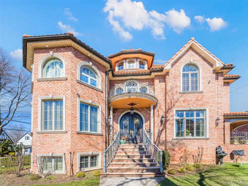 160-03 Cryders Ln, Whitestone, NY, 11357 | Card Image