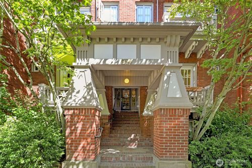2-214 13th Ave E, Seattle, WA, 98102-5890 | Card Image