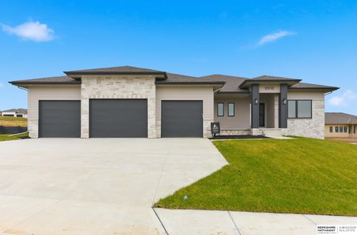 9910 Cimarron St, Papillion, NE, 68046-3755 | Card Image