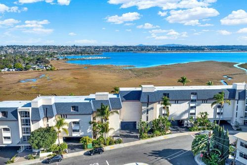 unit-102-4015 Crown Point Dr, San Diego, CA, 92109-6210 | Card Image