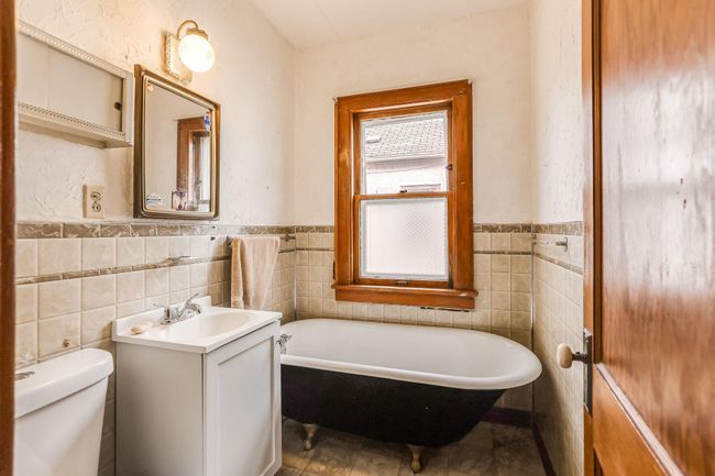 19-web-or-mls-4115-N-Penn-Ave-18.jpg | Image 18