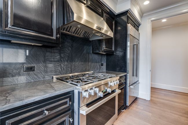 Gourmet kitchen | Image 9