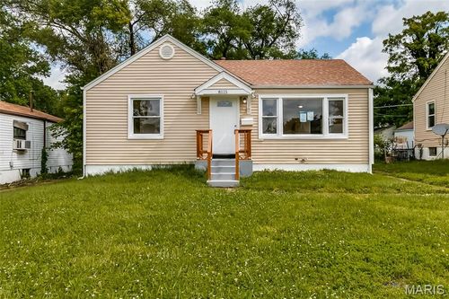 8115 Myrick St, Berkeley, MO, 63134-2215 | Card Image