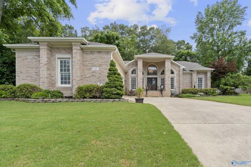 110 Holbrook Dr, Huntsville, AL, 35806-4083 | Card Image