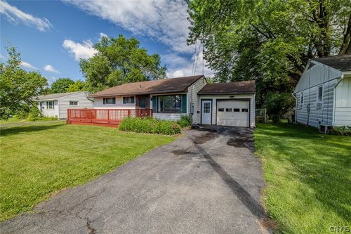 107 Albernathy St, Liverpool, NY, 13088-6413 | Card Image