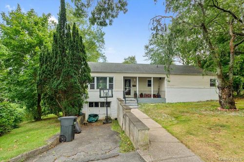 101 Cresthill Rd, Yonkers, NY, 10710-2626 | Card Image