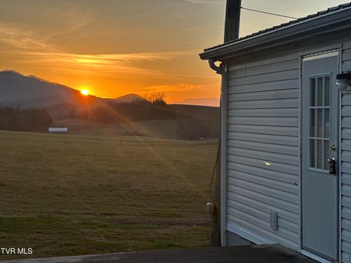 3289 Long Creek Rd, Parrottsville, TN, 37843-3111 | Card Image