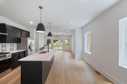 2128 12th Ave N, Nashville, TN, 37208-1111 | Card Image