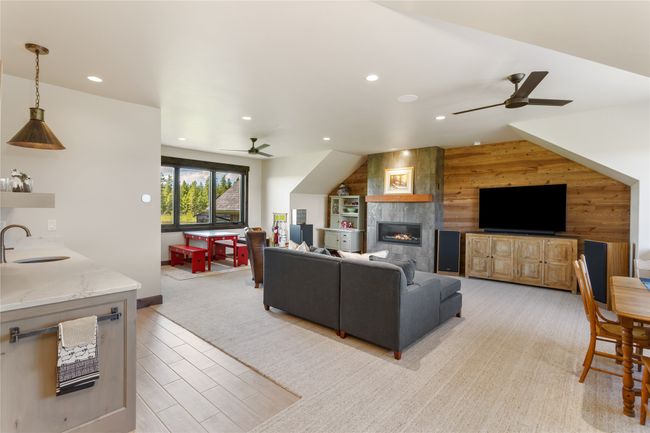 Bonus/Media Room 1 | Image 55