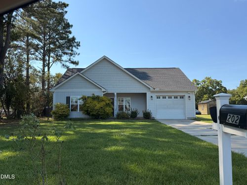 202 N 6th St, Erwin, NC, 28339-2334 | Card Image