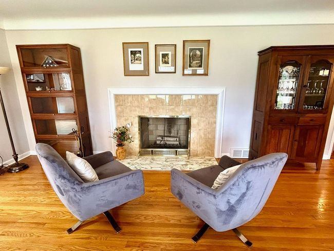 Living Room | Image 14