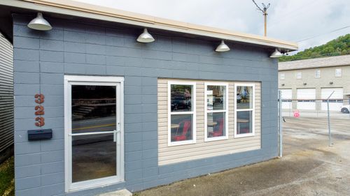 323 Broadway St, Jackson, KY, 41339-1003 | Card Image