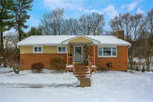 426 Bryan Dr, Coraopolis, PA, 15108-9333 | Card Image