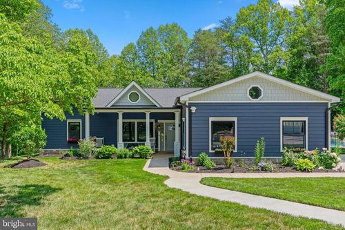 6413 Davis Ford Rd, MANASSAS, VA, 20111-4352 | Card Image