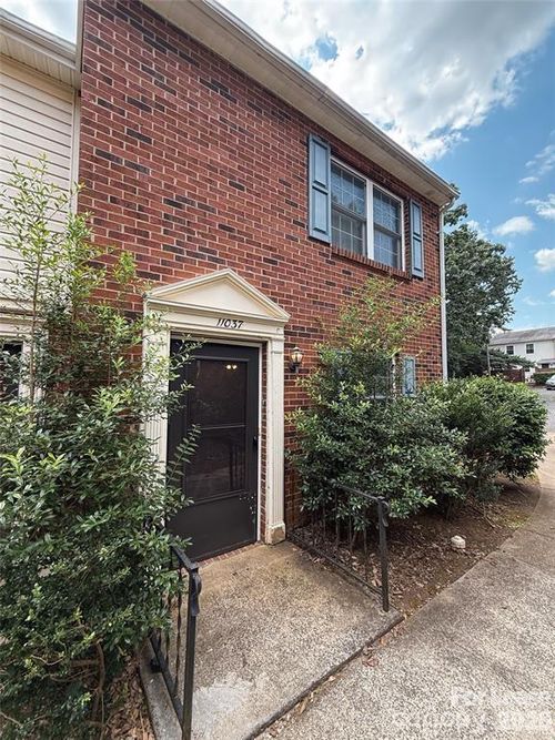 11037 Hunter Trail Ln, Charlotte, NC, 28226-1626 | Card Image