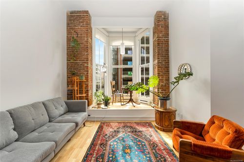 203-562 Yates St, Victoria, BC, V8W1K8 | Card Image