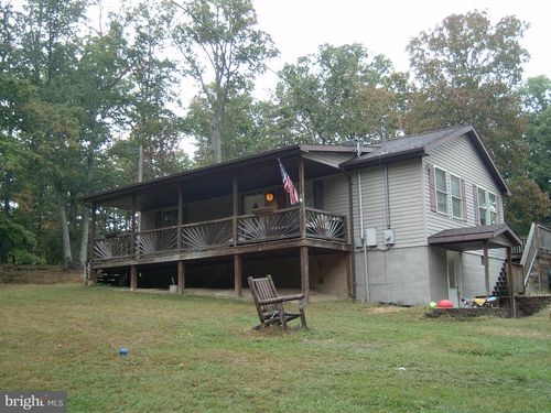 635 Murphy Rd, BERKELEY SPRINGS, WV, 25411-5598 | Card Image